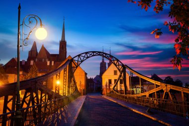 Wroclaw, Polonya 'daki Tumski Köprüsü ve Katedral Adası