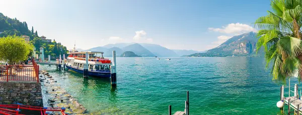 Färja Staden Varenna Comosjön Regionen Italiensk Traditionell Vid Sjön Italien — Stockfoto