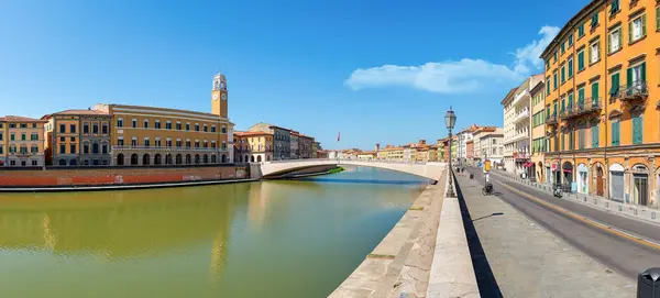 Vista Del Puente Central Sobre Río Arno Palacio Pretoriano Pisa — Foto de Stock