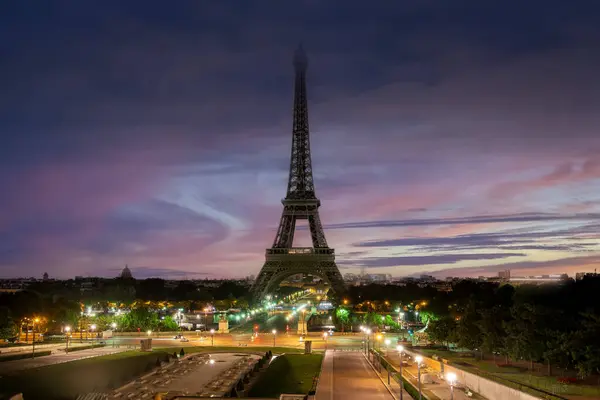 Eiffeltoren Fonteinen Buurt Van Het Bij Dageraad Parijs Frankrijk Rechtenvrije Stockfoto's