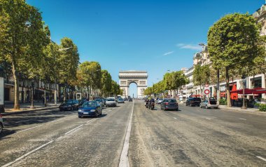 Champs Elysee Yolu Paris, Fransa 'da Zafer Takı' na çıkıyor.