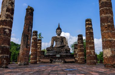 Tayland 'ın UNESCO Dünya Mirası Alanı, Sukhothai Tarih Parkı, Wat Mahathat Tapınağı' nın yeridir..