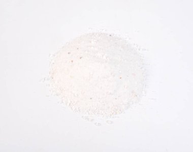 Beyaz arkaplanda Dolomite mineral tozu heep 'i