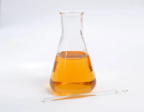 硫酸铁或硫酸铁 硫酸亚铁 还有椰子酱和绿色玻璃粉 解决方案 — 图库照片