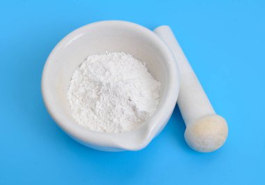 Kalsiyum karbonat kimyasal formülü CaCO3 olan kimyasal bir bileşiktir.