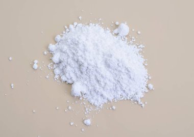 Magnezyum oksit MgO veya magnezyum tozu.