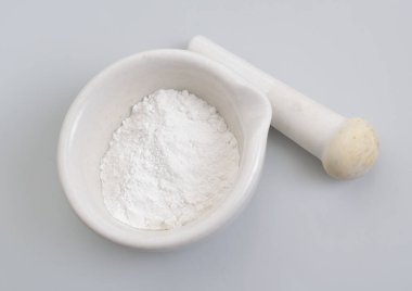 Titanyum dioksit ya da titanyum IV oksit, titanyumdan türetilen ve kimyasal formülü TiO olan inorganik bileşiktir.