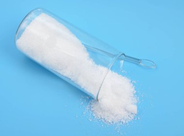 Sodyum asetat, CH3COONA, NaOAc olarak da kısaltılır, asetik asitin sodyum tuzu..