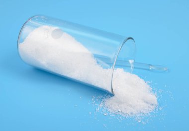 Sodyum asetat, CH3COONA, NaOAc olarak da kısaltılır, asetik asitin sodyum tuzu..