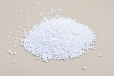 Sodyum benzoat ya da sodyum benzoat, benzoik asitin sodyum tuzu olup, yaygın olarak E sayısı E211 ile gıda koruyucusu olarak kullanılır.