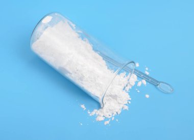 Allantoin formülü C4H6N4O3 olan kimyasal bir bileşiktir. Ayrıca 5-ureidohydantoin veya glyoxyldiureide denir..