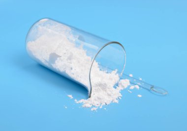 Allantoin formülü C4H6N4O3 olan kimyasal bir bileşiktir. Ayrıca 5-ureidohydantoin veya glyoxyldiureide denir..