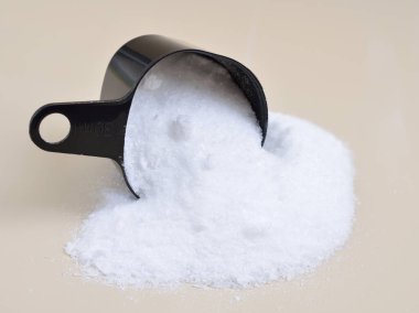 Oxalik asit, sistematik adı etaneoik asit olan organik bir asittir.