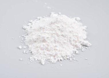 Trikalsiyum fosfat, bazen kısaltılmış TCP, daha çok kalsiyum fosfat olarak bilinir.