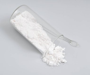 Trikalsiyum fosfat, bazen kısaltılmış TCP, daha çok kalsiyum fosfat olarak bilinir.