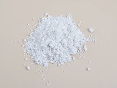 Çinko oksit formülü ZnO olan inorganik bir bileşiktir.