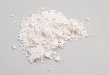 Kalsiyum hidroksit de geleneksel olarak misket limonu olarak adlandırılır.