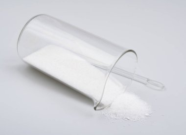 Propilparaben ayrıca propil paraben olarak da yazılır..