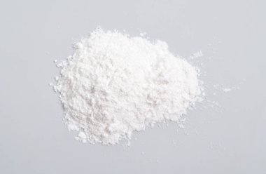 Magnezyum stearat. Bu bir sabun, iki eşdeğerde stearat ve bir magnezyum katmanı içeren tuzu içerir..