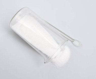 Sodyum karbonat, çamaşır suyu, soda külü ve soda kristalleri olarak da bilinir, Na2CO3 formüllü inorganik bileşiktir.