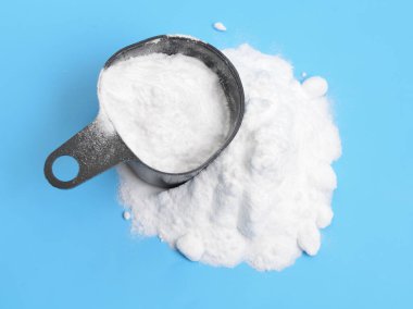 Potasyum bitarat formülü KC4H5O6 olan potasyum hidrojen tartarat olarak da bilinir. Tartar kreması olarak da bilinir..