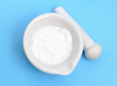 Potasyum bitarat formülü KC4H5O6 olan potasyum hidrojen tartarat olarak da bilinir. Tartar kreması olarak da bilinir..