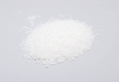 Stearik asit, 18 karbonlu zinciri olan doymuş bir yağ asididir.