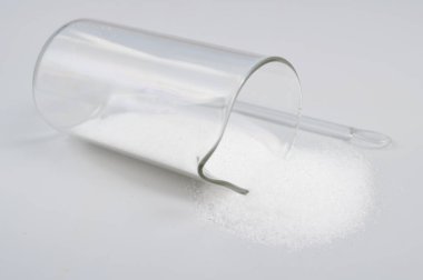 Sodyum persülfat formülü Na2S2O8 olan inorganik bileşiktir.