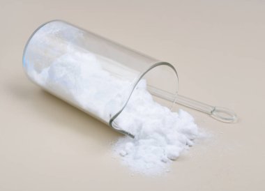 Potasyum persülfat formülü K2S2O8 olan inorganik bileşiktir. Potasyum peroksidisülfat olarak da bilinir.