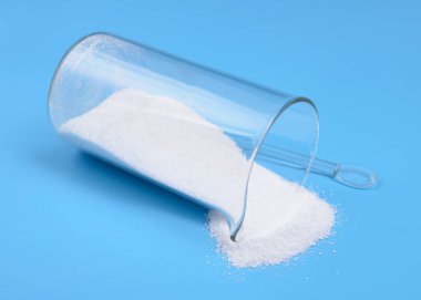 Sucrose, glikoz ve früktoz alt birimlerinden oluşan bir şekerdir..