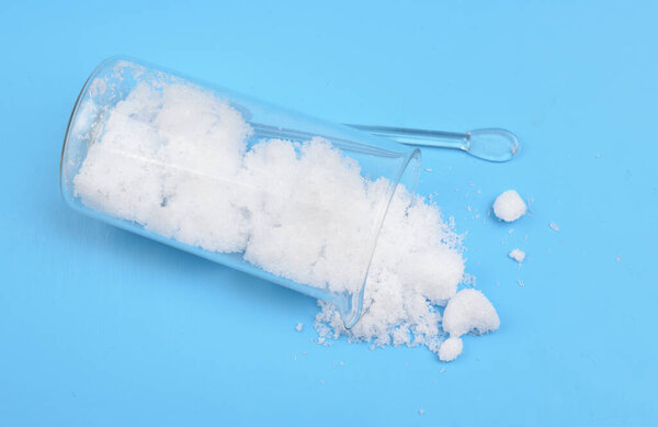 Potassium sodium tartrate tetrahydrate, also known as Rochelle salt.