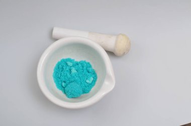 Nikel II sülfat ya da nikel sülfat..