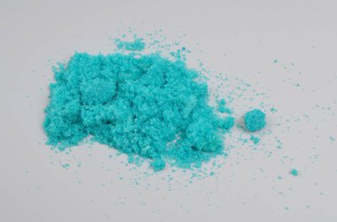 Nikel II sülfat ya da nikel sülfat..