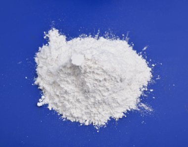 Magnezyum stearat. Bu bir sabun, iki eşdeğerde stearat ve bir magnezyum katmanı içeren tuzu içerir..