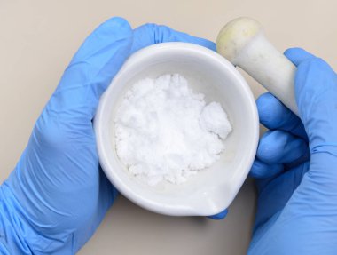 Ornithine, ürea döngüsünde rol oynayan protein içermeyen amino asittir.