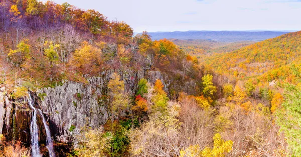 Jesienny Las Liściasty Jesienny Las Appalachów Wodospadami Parku Narodowym Shenandoah — Zdjęcie stockowe