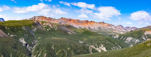 Gebänderter Roter Felsen Des Red Castle Ridge Alpines Bergpanorama Der — Stockfoto