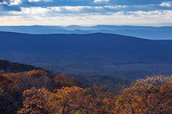 Blue Ridge Mountains Mlhavý Pád Appalachian Krajina Vidět Skyline Drive — Stock fotografie