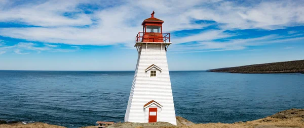 位于加拿大新斯科舍省迪格比县长岛野猪头像灯塔的富迪全景海滨大西洋景观 — 图库照片