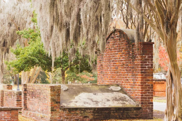 Old Masoned Brick Grave Colonial Park Cemetery Graveyard Historic District — Stock Photo, Image