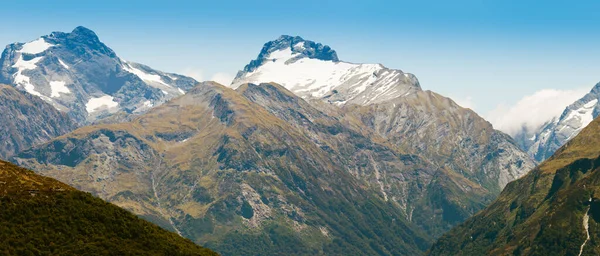Vackra Res Panorama Karga Snöiga Bergstoppar Mount Aspiring National Park — Stockfoto
