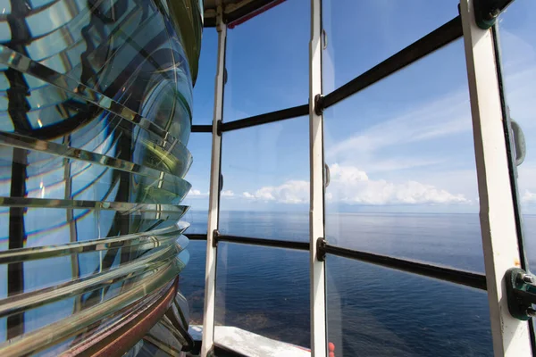 Вид Атлантический Океан Стеклянный Фреселевый Объектив Маяка Anse Amour Проливе — стоковое фото