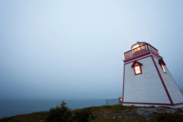 Trinity Harbour Lighthouse Fort Admirals Point Foggy Twilight Bonavista Peninsula — Stock Photo, Image