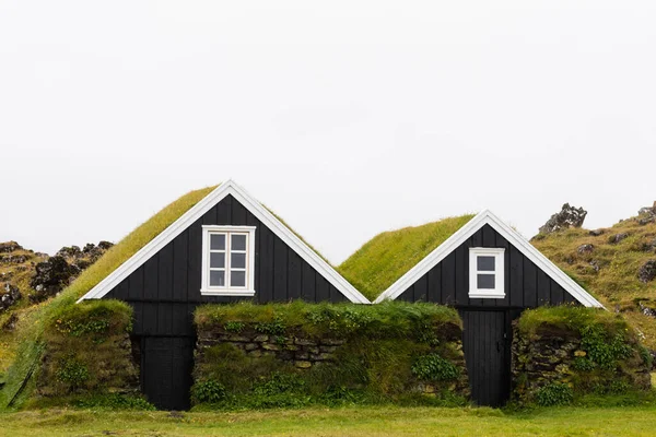 Zabytkowe Budynki Gospodarcze Taditional Trawiastej Architektury Dachu Trawy Hellissandur Islandia — Zdjęcie stockowe