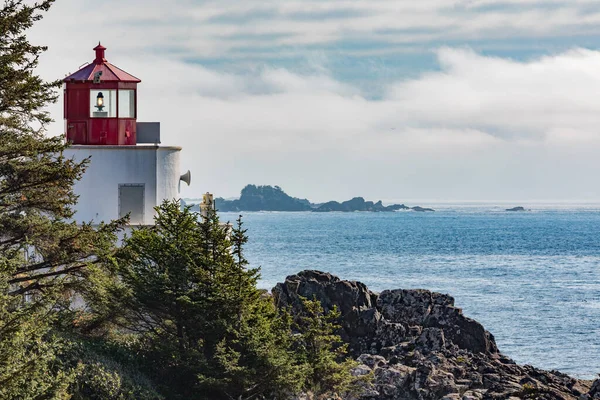 バンクーバー島 バンクーバー島 ブリティッシュコロンビア州 Bc州 カナダのロック西太平洋岸にあるウクレレ灯台 — ストック写真