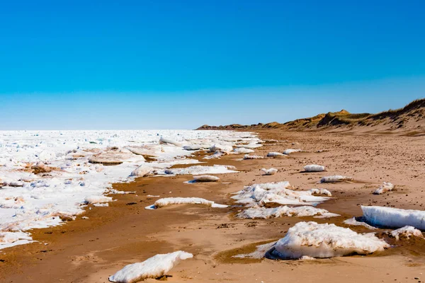 Zamrożony Północnoatlantycki Lód Przy Plaży Cavendish Parku Narodowym Prince Edward — Zdjęcie stockowe