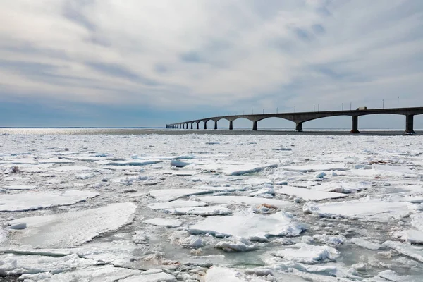Konkreta Strukturen Confederation Bridge Spänner Över Frusna Atlanten Mellan New — Stockfoto