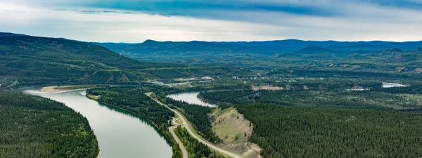 Fiume Yukon Carmacks Paesaggio Estivo Lungo North Klondike Highway Yukon — Foto Stock