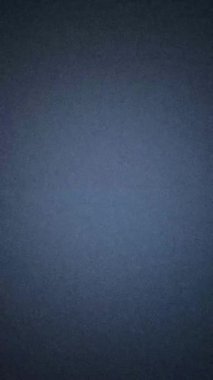 Gürültülü televizyon etkisi. Vhs retro televizyon. Kayıp sinyal konsepti. Eski tip giriş klibi 4K