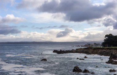 Deniz kıyısının güzel manzarası